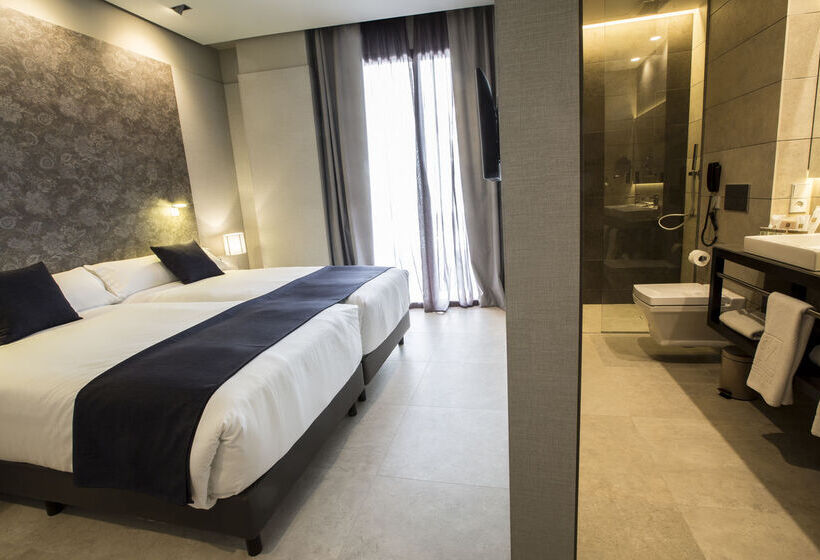 Отель Vincci Mercat