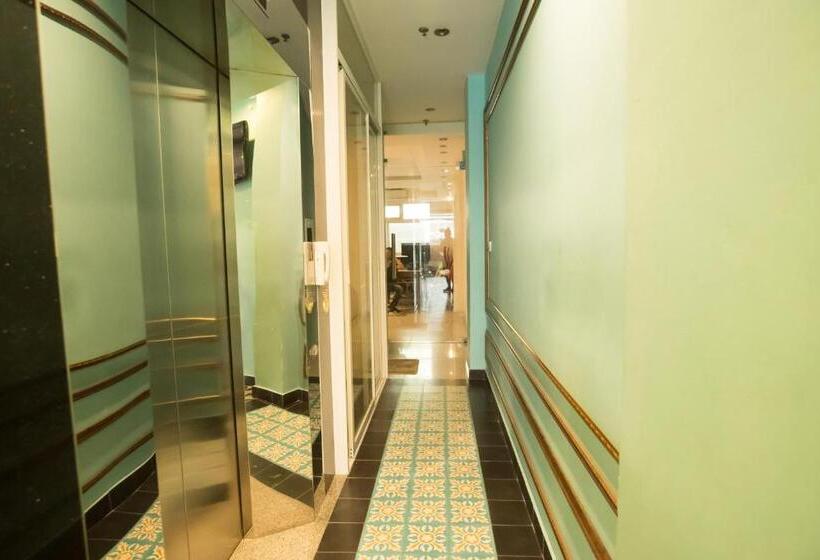 Ipeace Hotel   Bùi Viện Walking Street