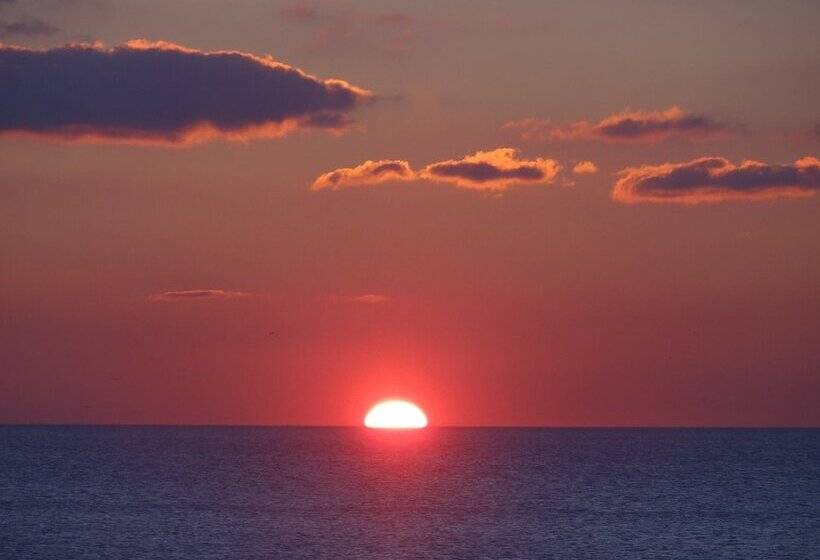 Lindisfarne Holiday Apartments Families & Couples Only