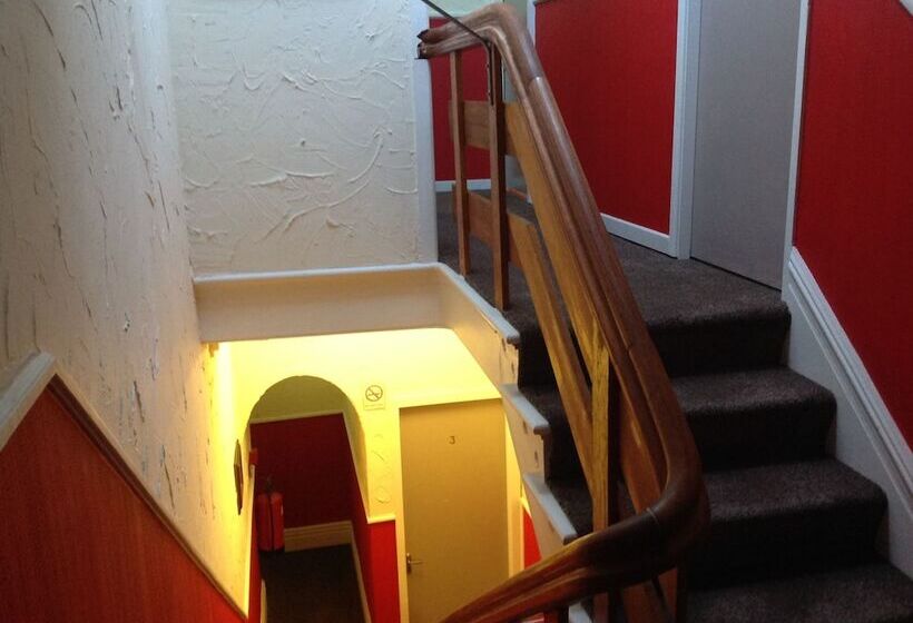 Lindisfarne Holiday Apartments Families & Couples Only