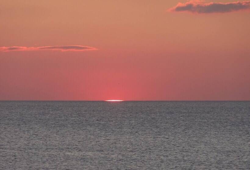 Lindisfarne Holiday Apartments Families & Couples Only