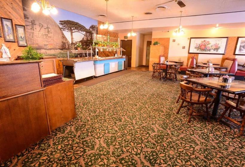 فندق على الطريق Burlington Inn