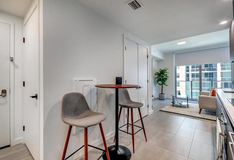 High End Studio Yotel Downtown L40