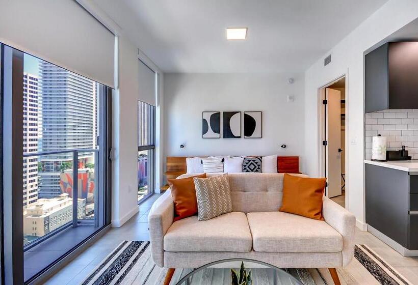 High End Studio Yotel Downtown L40