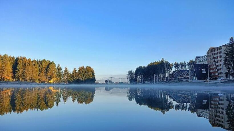 هتل Borovi Forest Resort & Spa