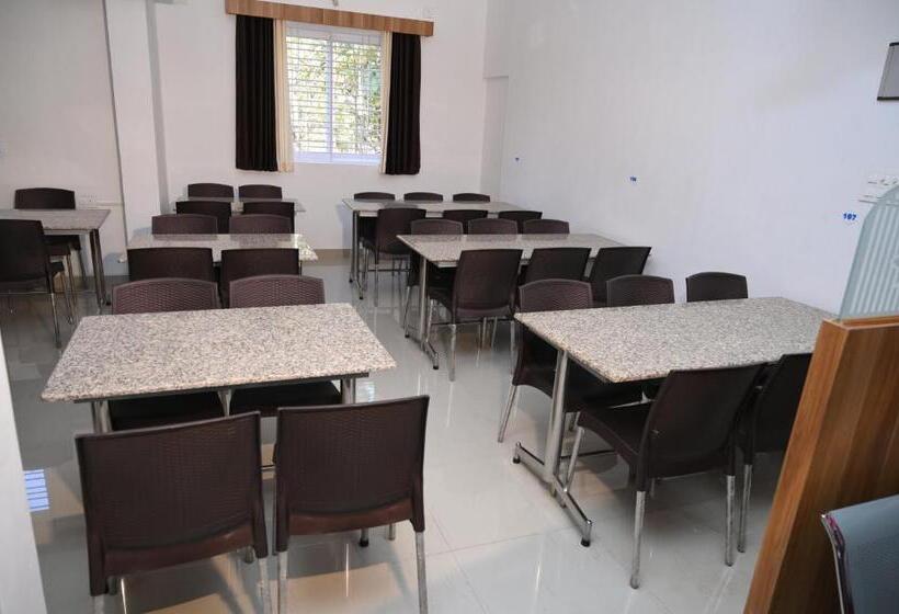 בית מלון כפרי Mother Palace   Blue Rays