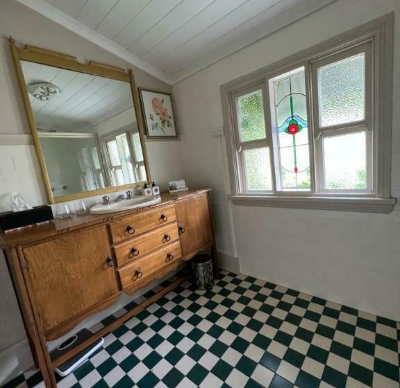 Отель Private Suite In An Historic 1865 Homestead