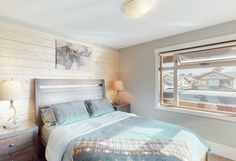 Отель Raven 107