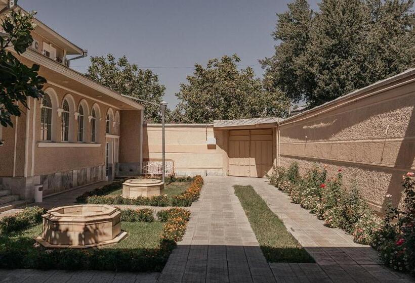 פנסיון Sevara Guest House