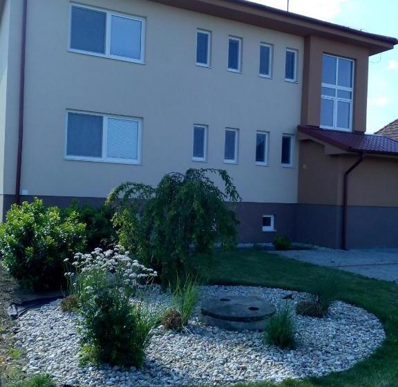 פנסיון Penzión Oponice