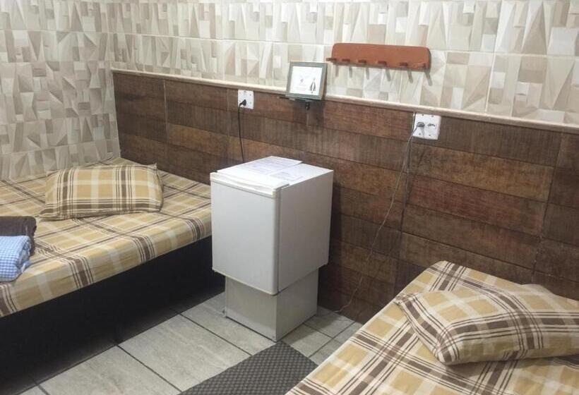 פנסיון Pousada Familia Aparecida