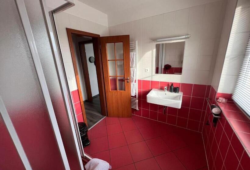 پانسیون Restaurace Pyramida