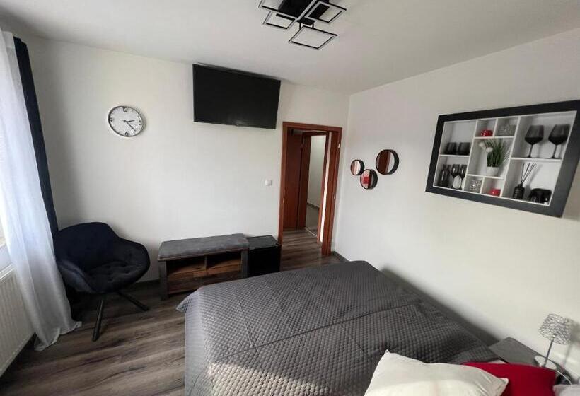 پانسیون Restaurace Pyramida