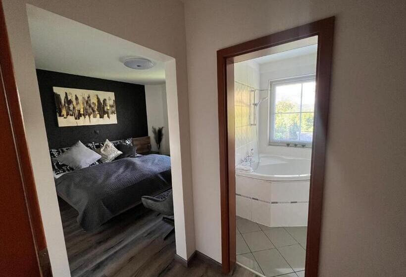 پانسیون Restaurace Pyramida