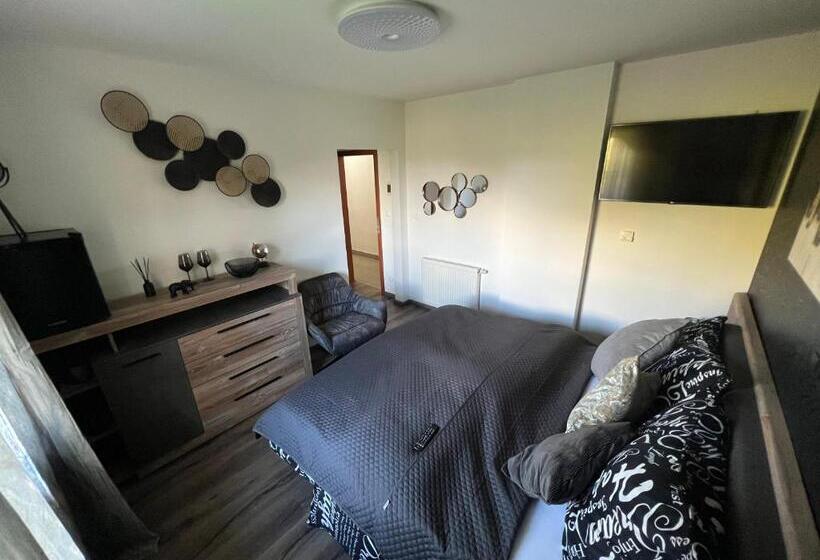 پانسیون Restaurace Pyramida