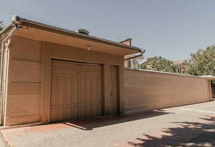 פנסיון Sevara Guest House