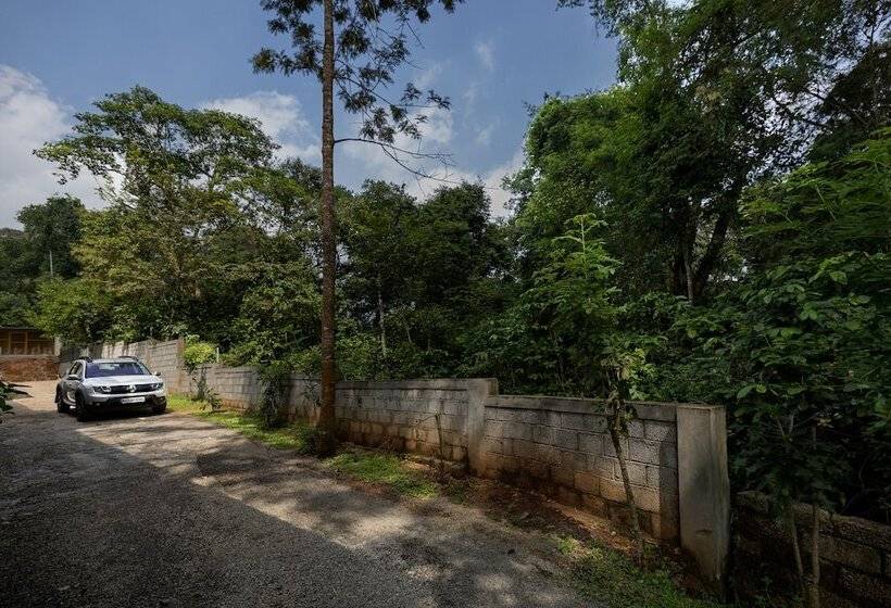 استراحتگاه Avadale Thekkady Stag Groups Not Allowed