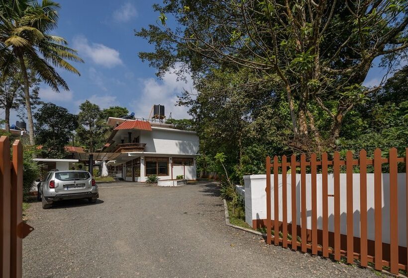 استراحتگاه Avadale Thekkady Stag Groups Not Allowed