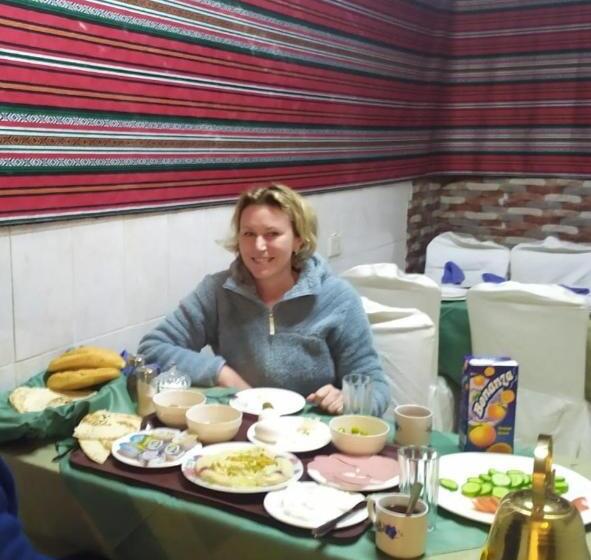 تختخواب و صبحانه Zrizira Inn