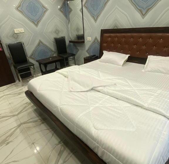 酒店 Krishna Palace By Wb Inn