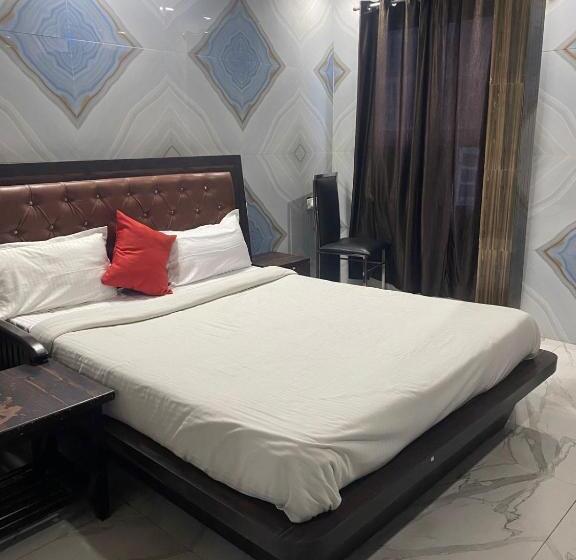 酒店 Krishna Palace By Wb Inn