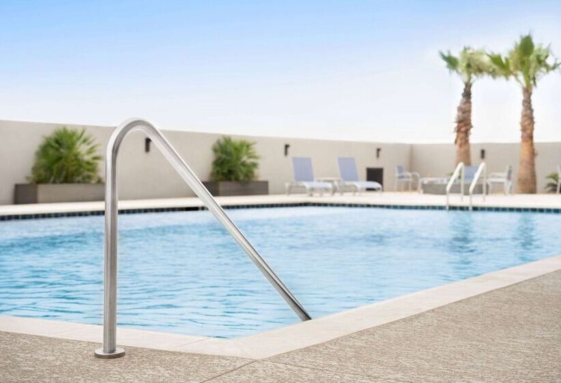 فندق La Quinta Inn & Suites By Wyndham Del Rio