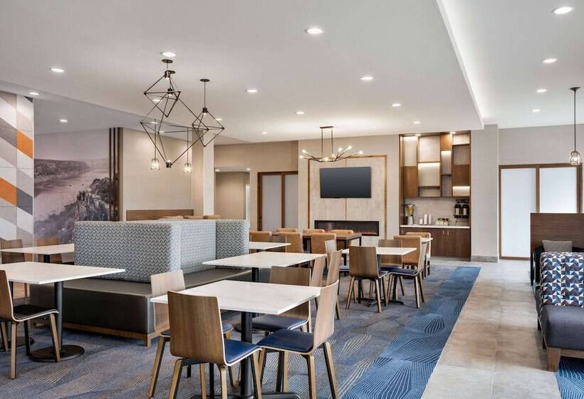 فندق La Quinta Inn & Suites By Wyndham Del Rio