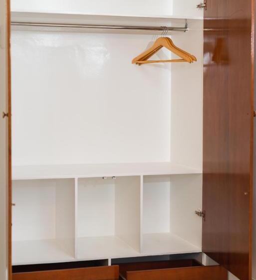 هتل Monica Midtown Suites