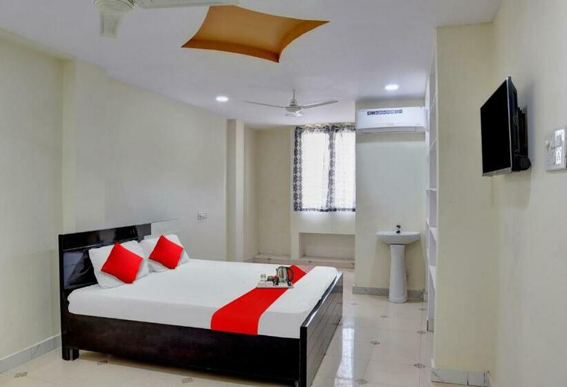 酒店 Oyo 70251 Vasara Rooms Banquet Hall