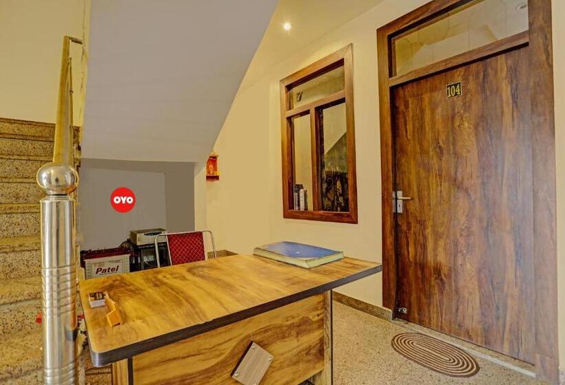 ホテル Oyo Flagship 70239 Seema