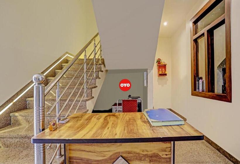 ホテル Oyo Flagship 70239 Seema