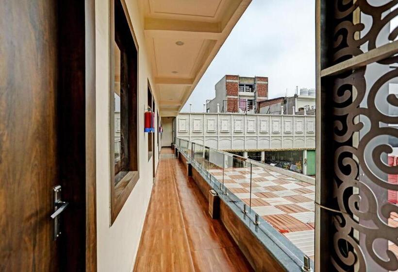 ホテル Oyo Flagship 70239 Seema