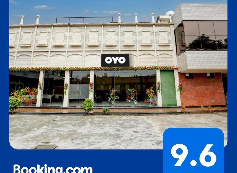 ホテル Oyo Flagship 70239 Seema