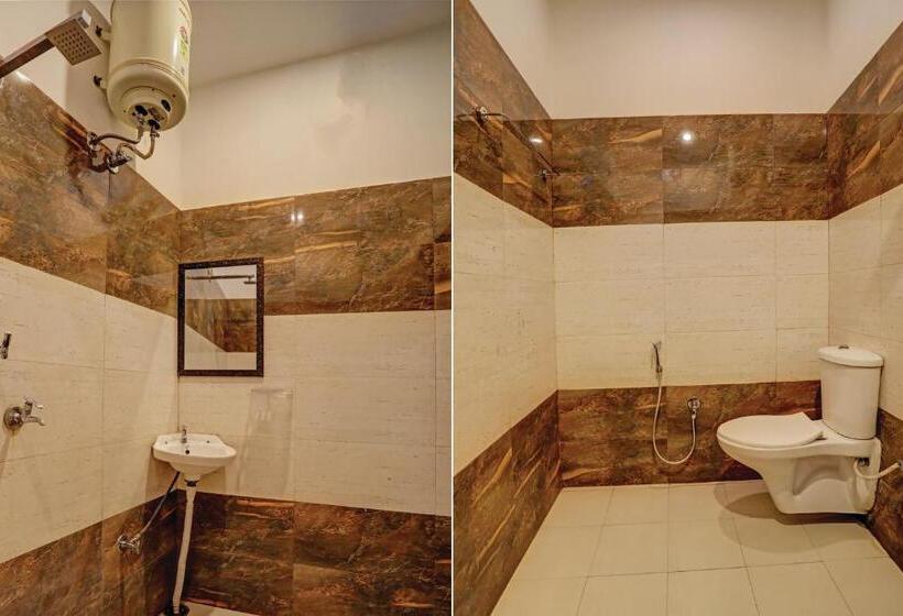 فندق Oyo Flagship 70249  Red Hut