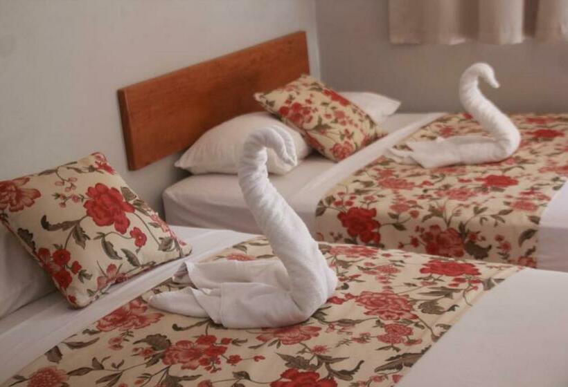 בית מלון כפרי Royal Chateau