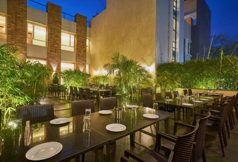 فندق Shlok  Pure Veg , Kolhapur