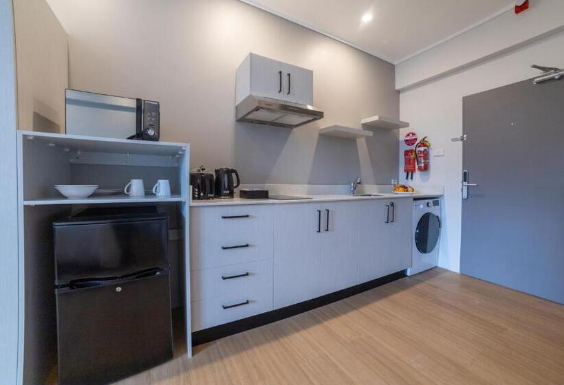 Отель Toorak Central