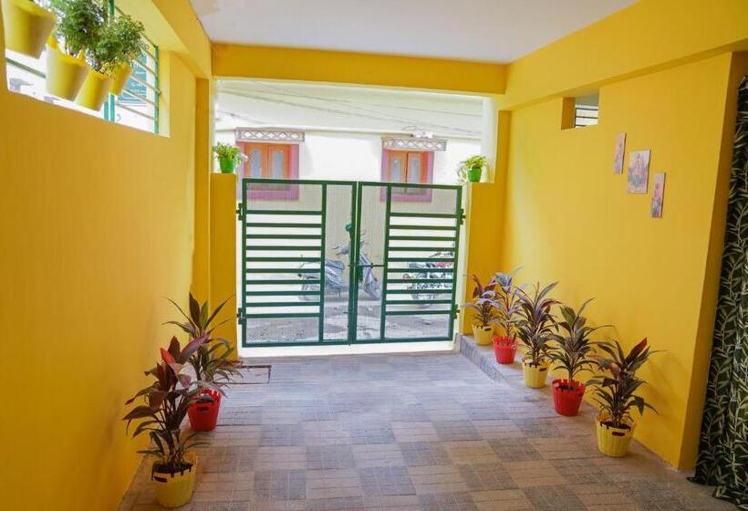 فندق Yellow Bells