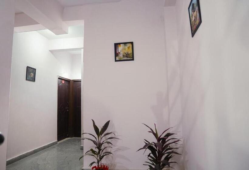 فندق Yellow Bells