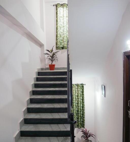 فندق Yellow Bells