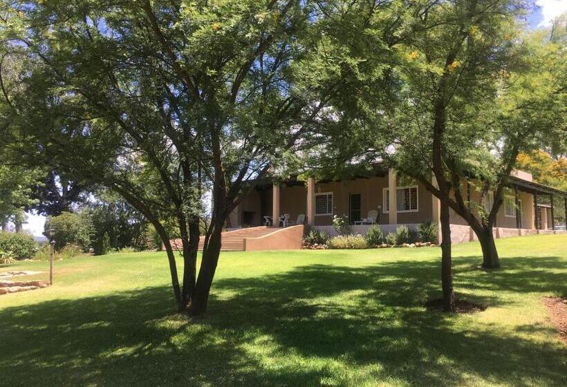 پانسیون Aloe Valley Retreat