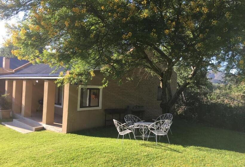 پانسیون Aloe Valley Retreat