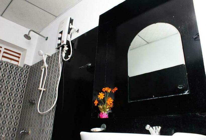 بنسيون Sigiriya Like Lodge