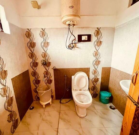 פנסיון Solitaire Manali