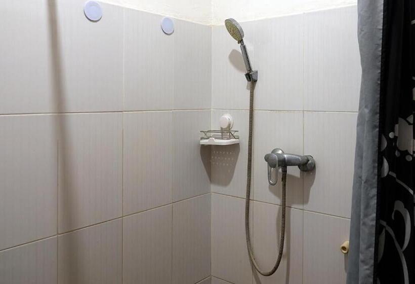 تختخواب و صبحانه Wave House Gerupuk South Lombok