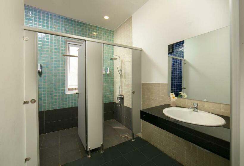 Drift Backpackers Hostel