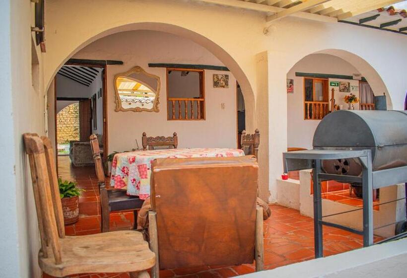 호텔 Alojamiento Jaw