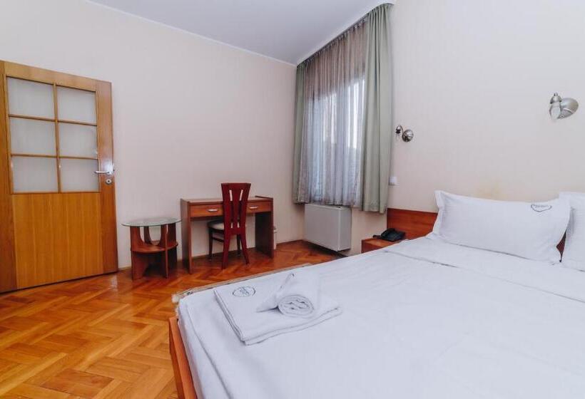 هتل Madison Kragujevac