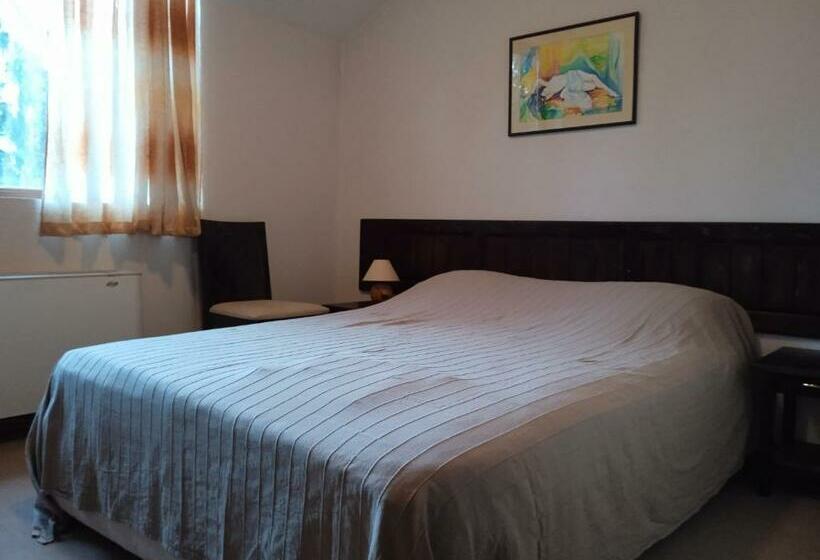 פנסיון конна база и къща за гости дворене