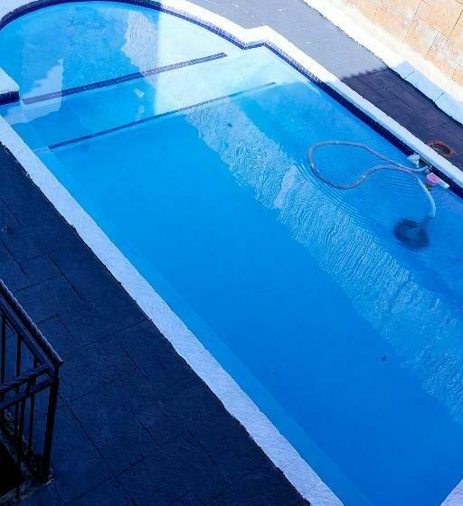 بنسيون Airport Royal Guest House